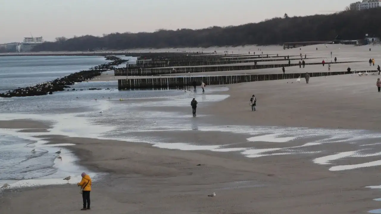 Zdjęcie Aktualne godziny odpływu na Bałtyku: gdzie i kiedy warto iść na plażę